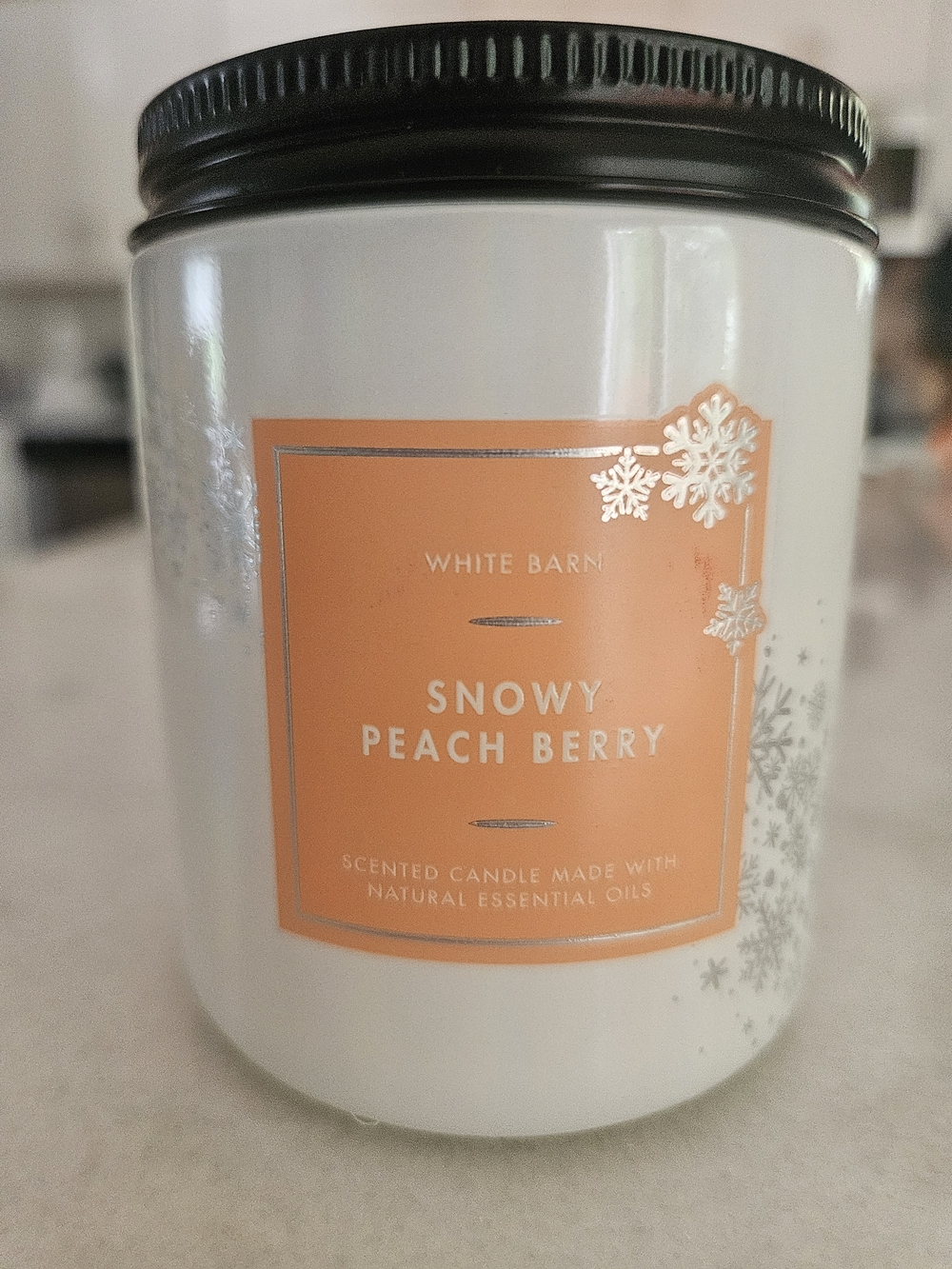 White Barn Snowy Peach Berry Candle